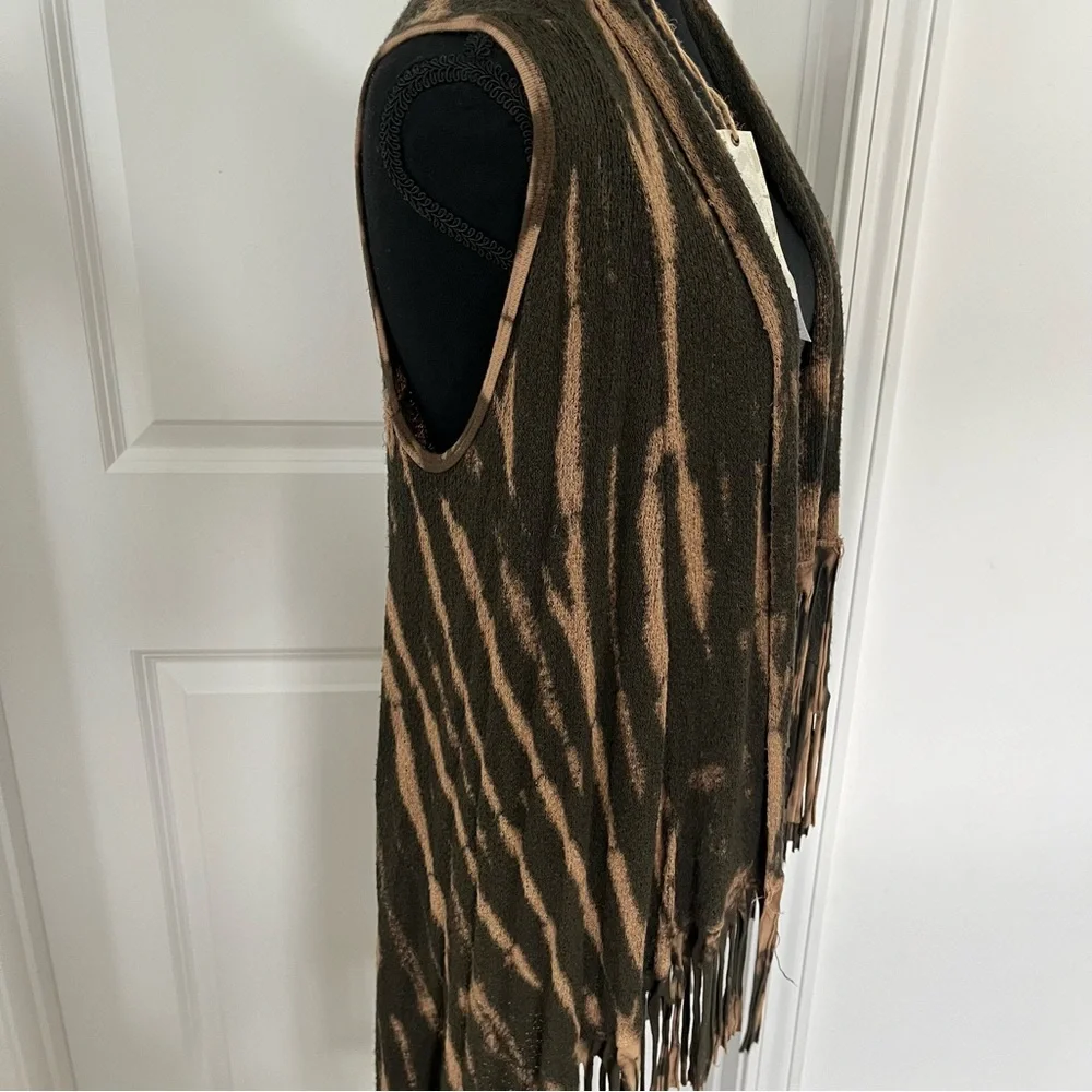 Gimmicks BKE Size Small Flyaway Fringe Vest Open Weave Raw Edge Olive/Brown - Picture 6 of 6